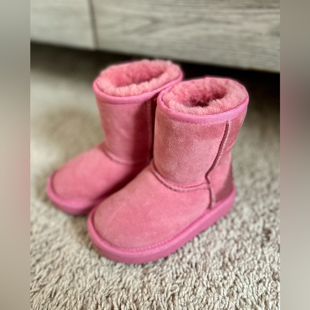 Ugg pink boots size 7 toddler